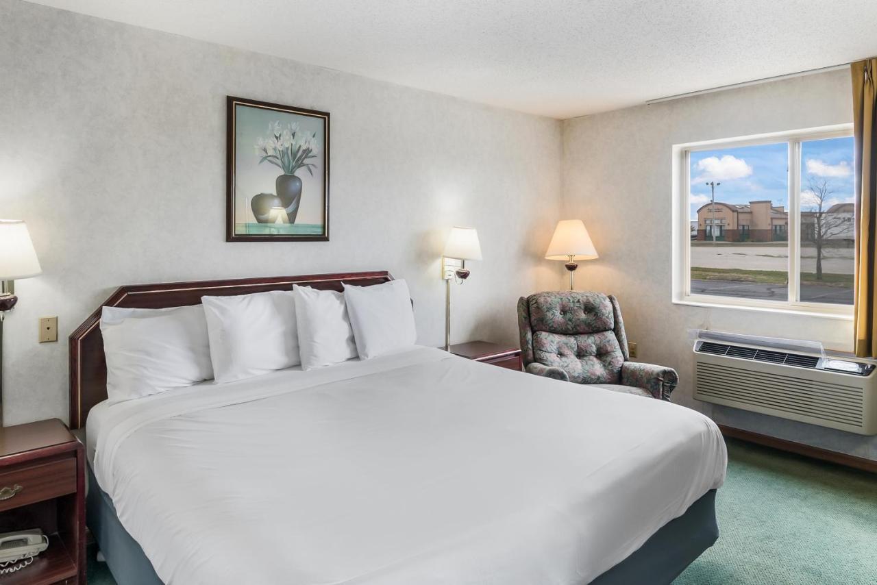 Americas Best Value Inn-Wenona Exterior photo